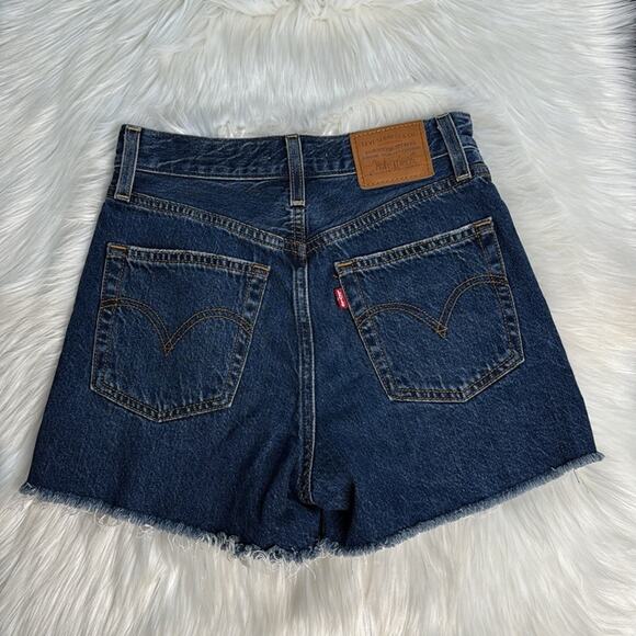 Levi’s Ribcage Noe Five Cut Offs - Picture 7 of 8